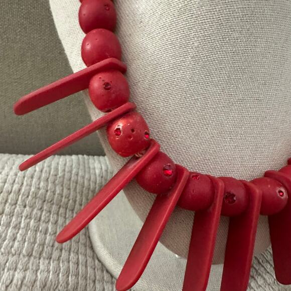 Vintage Red Frosted Glass Beaded Statement Necklace - Picture 5 of 7